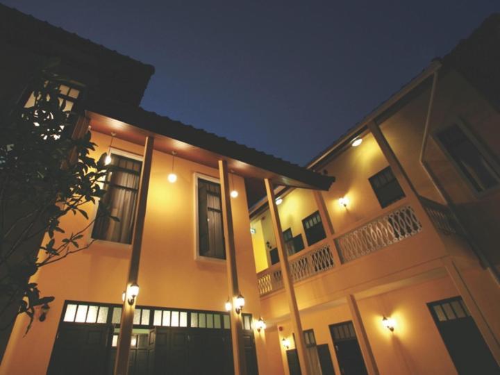 Baan Pra Nond Bed & Breakfast Bangkok Bagian luar foto