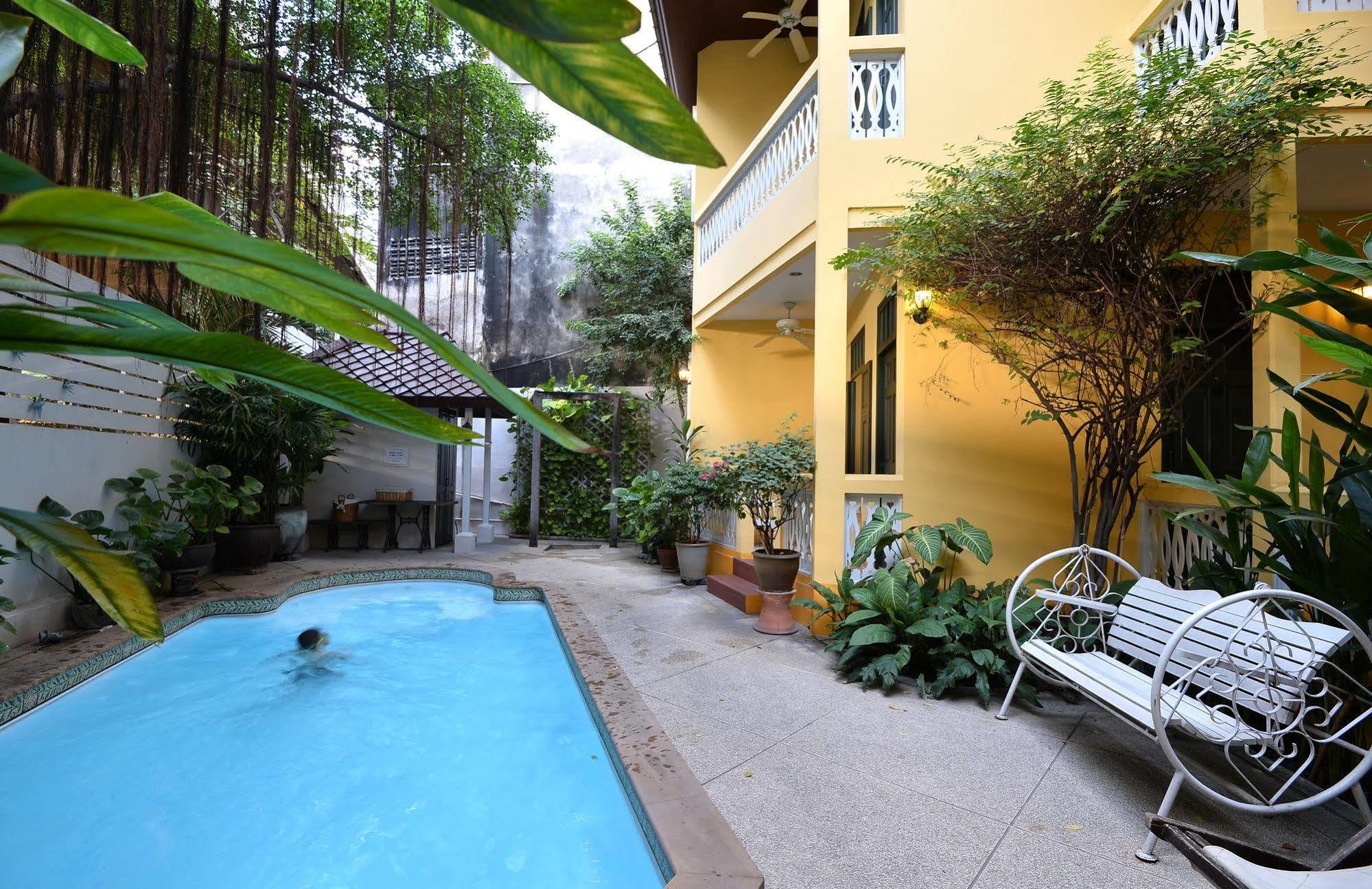 Baan Pra Nond Bed & Breakfast Bangkok Bagian luar foto